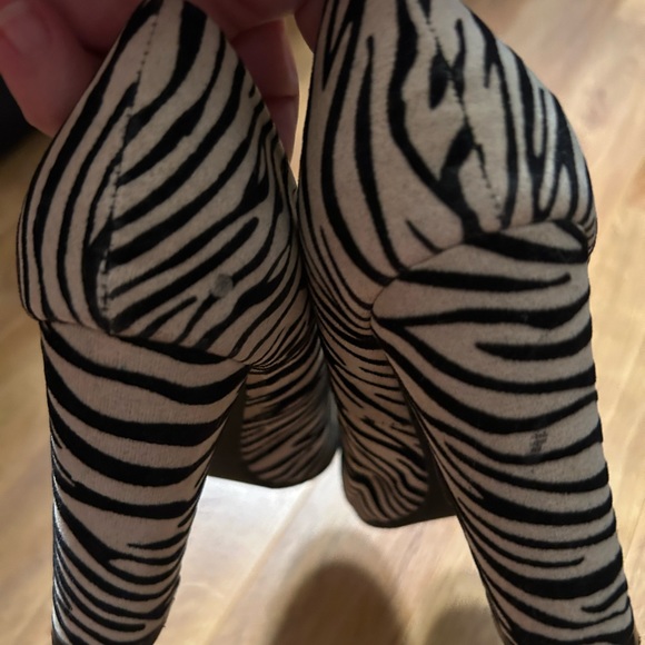5/$25 Zebra heels/pumps - Picture 6 of 6